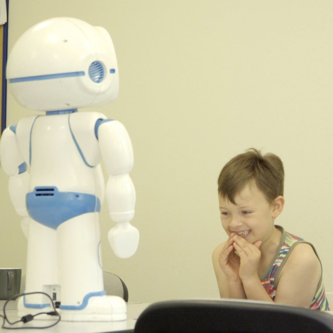 QTrobot