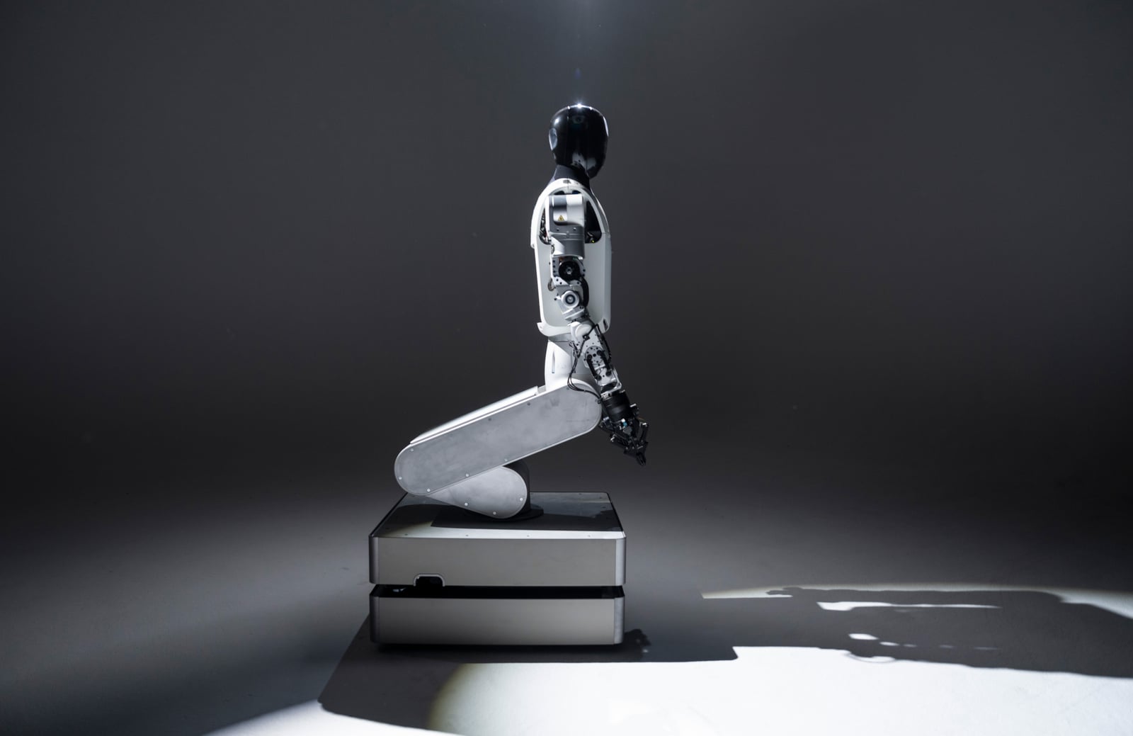 Humanoid.ai HMND 01 humanoid robot